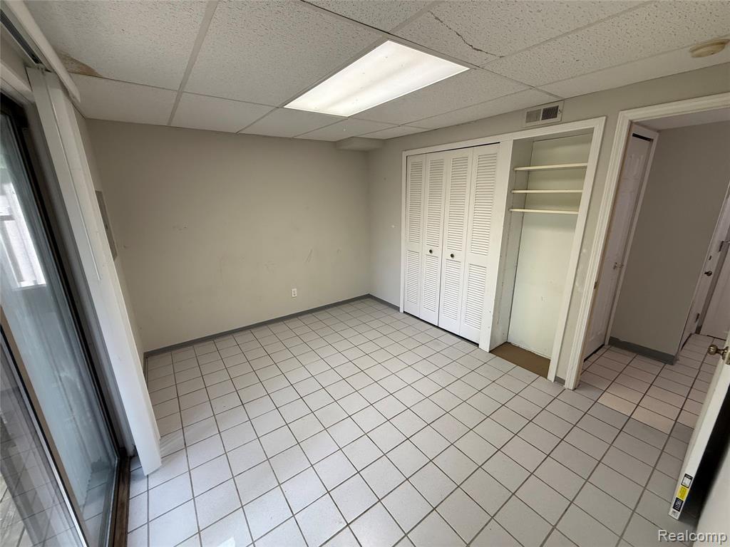 7059 Colonial Oaks Drive, Waterford, MI 48327 — Photo 43