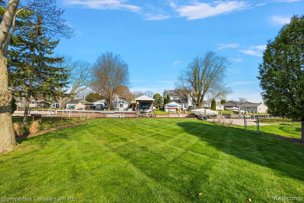 39173 Lakeshore Drive, Harrison Township, MI — Photo 5