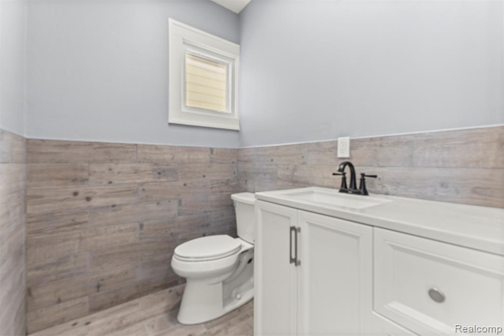 6842 Jonathon Street, Dearborn, MI 48126 — Photo 18