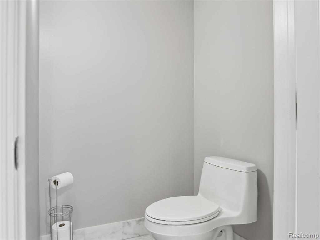 54465 Birchfield Drive E, Shelby Twp, MI 48316 — Photo 50