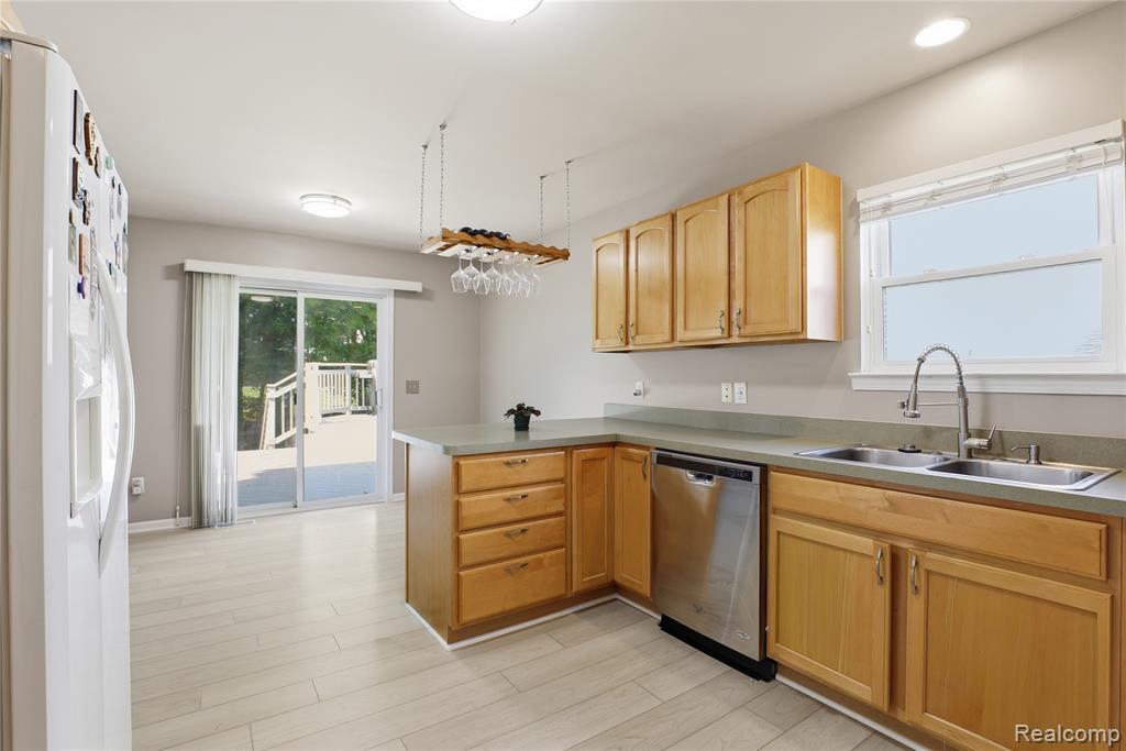 2067 Ashford Drive, Davison, MI 48423 — Photo 12