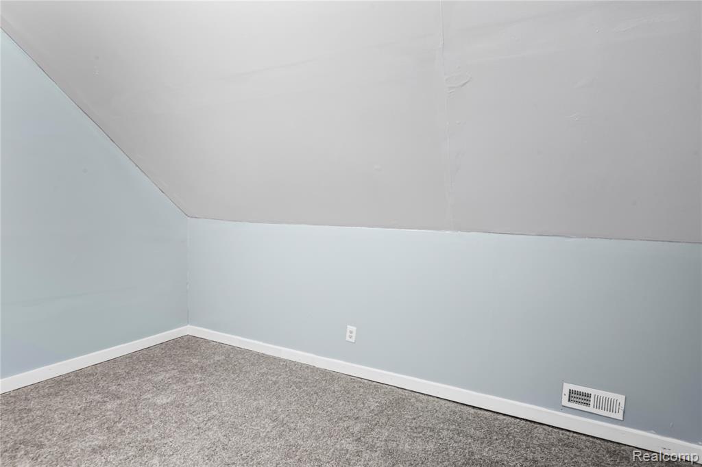 2657 Botsford Street, Hamtramck, MI 48212 — Photo 29
