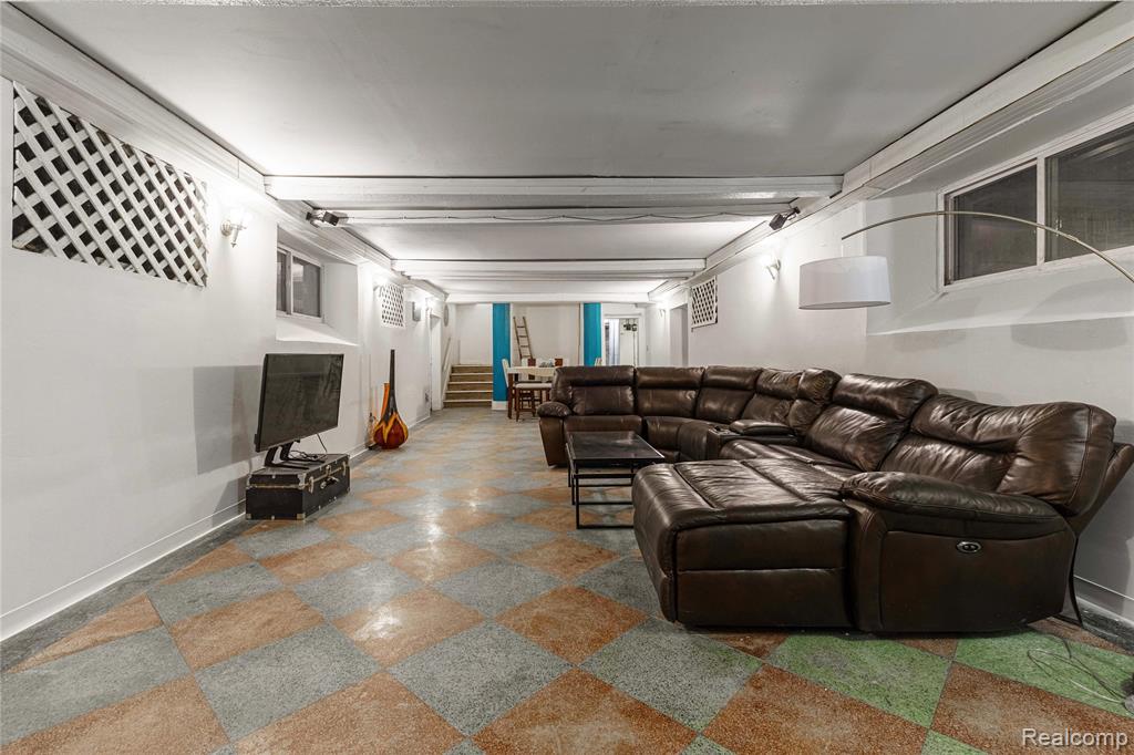 1735 LINCOLNSHIRE Drive, Detroit, MI, 48203