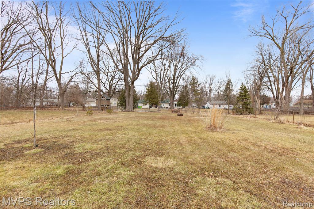 5503 NORTHLAWN Drive, Sterling Heights, MI 48310 — Photo 30