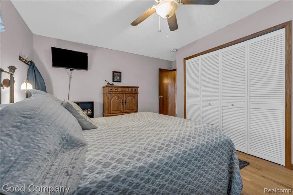 745 HOGARTH Avenue, Waterford, MI 48328 — Photo 21