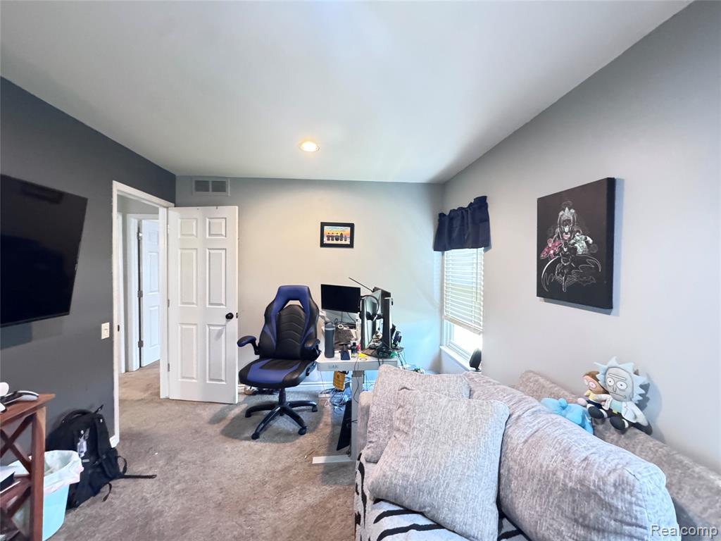 5203 Forestdale Court, West Bloomfield, MI — Photo 32
