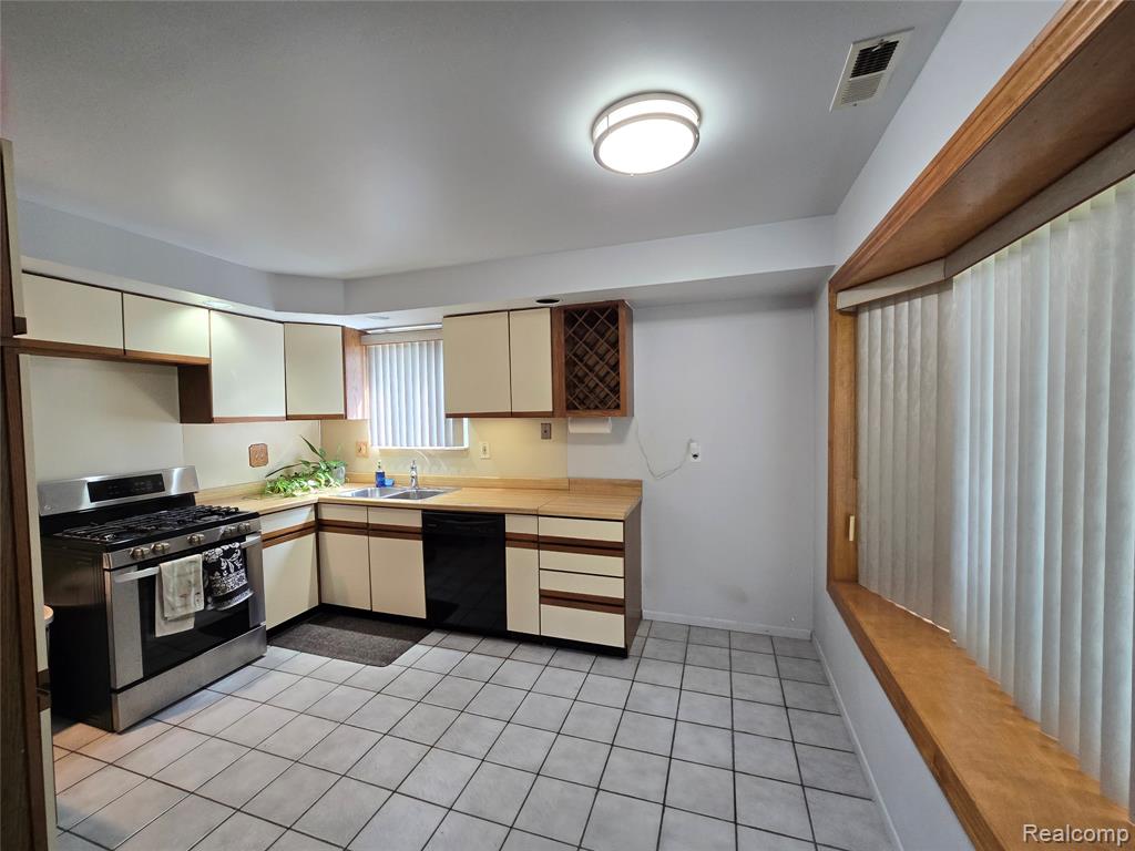 6731 Troy Street, Taylor, MI 48180 — Photo 4