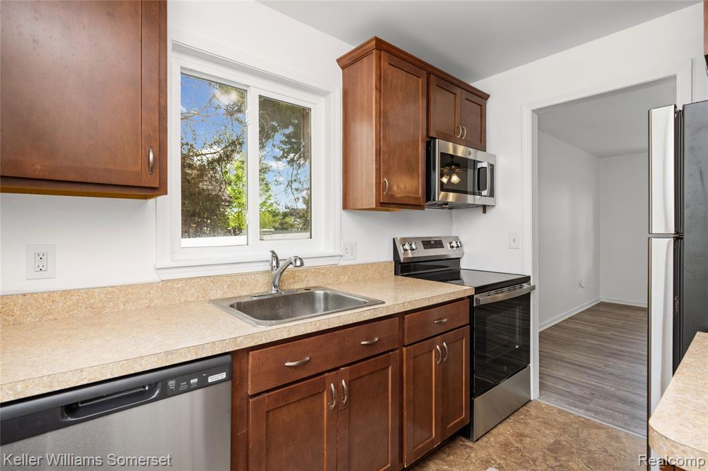 90 Tacoma Drive, Troy, MI 48084 — Photo 14