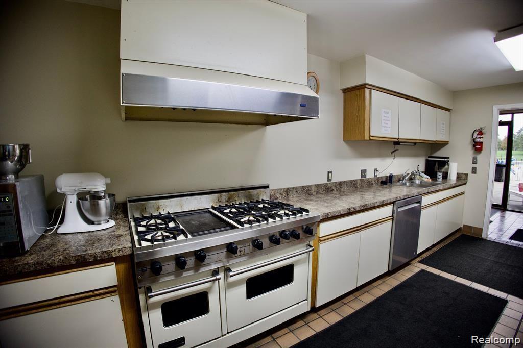 5234 BREEZE HILL, Troy, MI 48098 — Photo 44