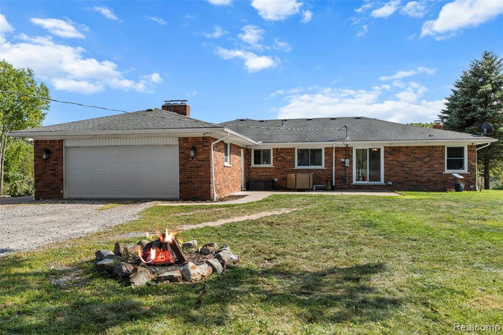 2666 E Oakwood Road, Addison, MI 48370 — Photo 37