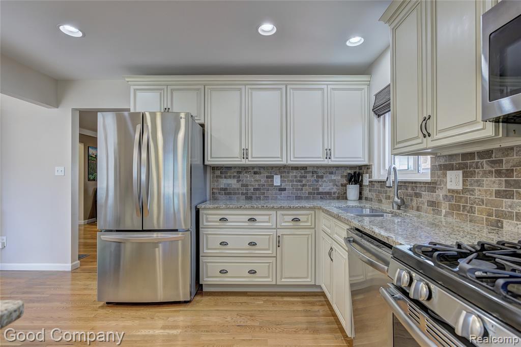 4248 Rosewold Avenue, Royal Oak, MI 48073 — Photo 11