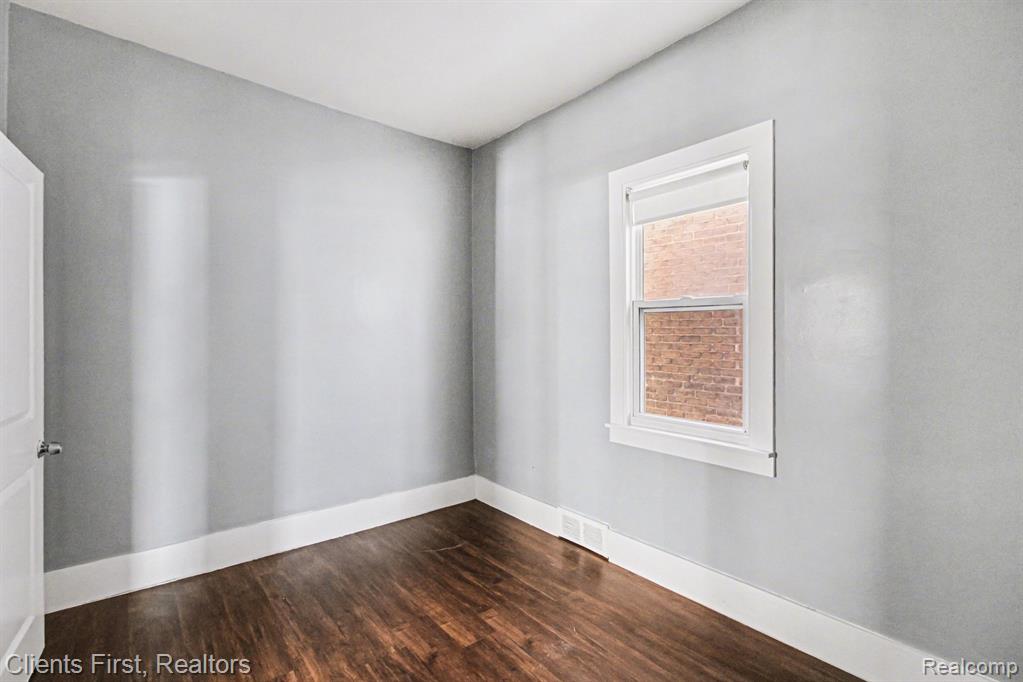 5210 Middlesex Street, Dearborn, MI 48126 — Photo 17