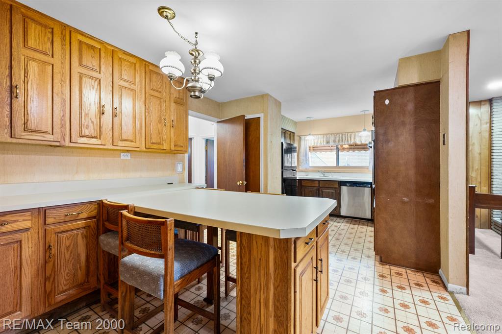 625 CENTRALIA Street, Dearborn Heights, MI 48127 — Photo 18