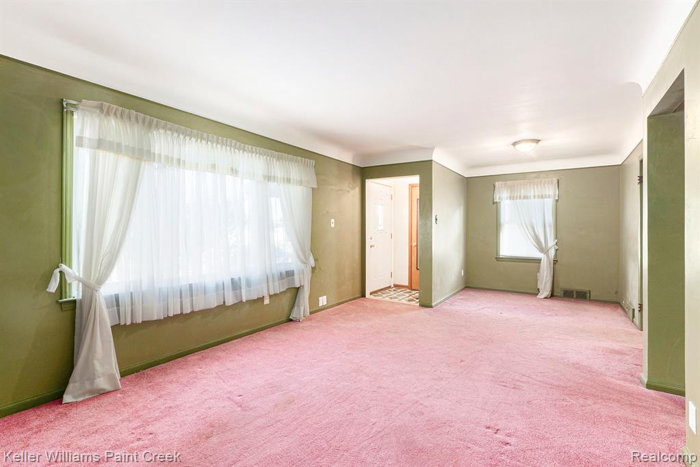 7258 Helen, Center Line, MI 48015 — Photo 2