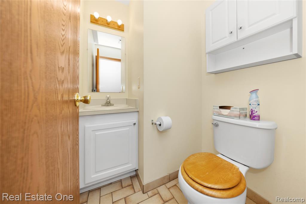 40444 La Grange Drive, Sterling Heights, MI 48313 — Photo 43