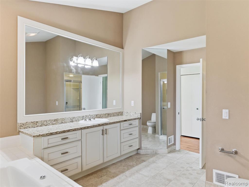 6394 Rose Boulevard, West Bloomfield, MI — Photo 36