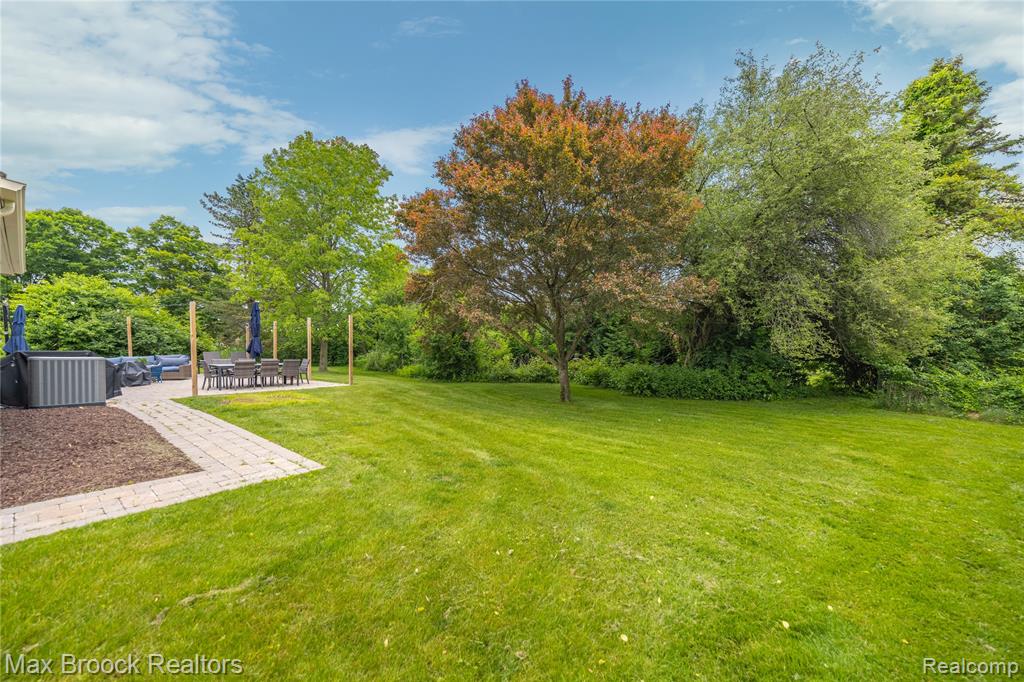 6247 Carpathian Court, West Bloomfield, MI 48324 — Photo 44