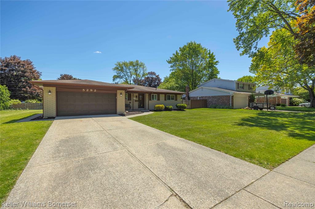 5292 ABINGTON Drive, Troy, MI 48085 — Photo 3