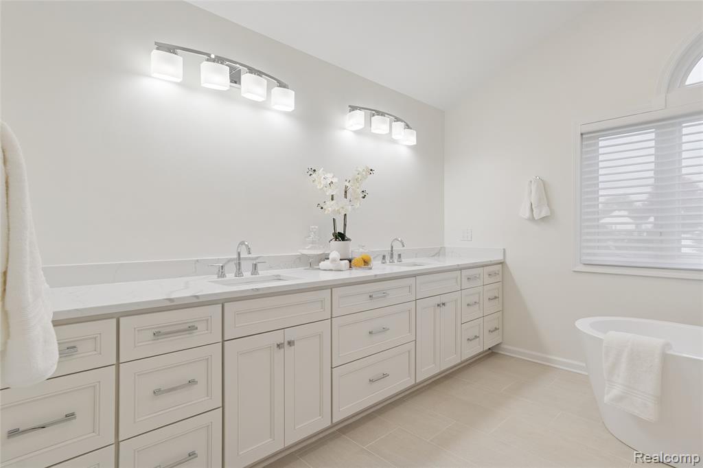 47691 Royal Pointe Drive, Canton, MI 48187 — Photo 40