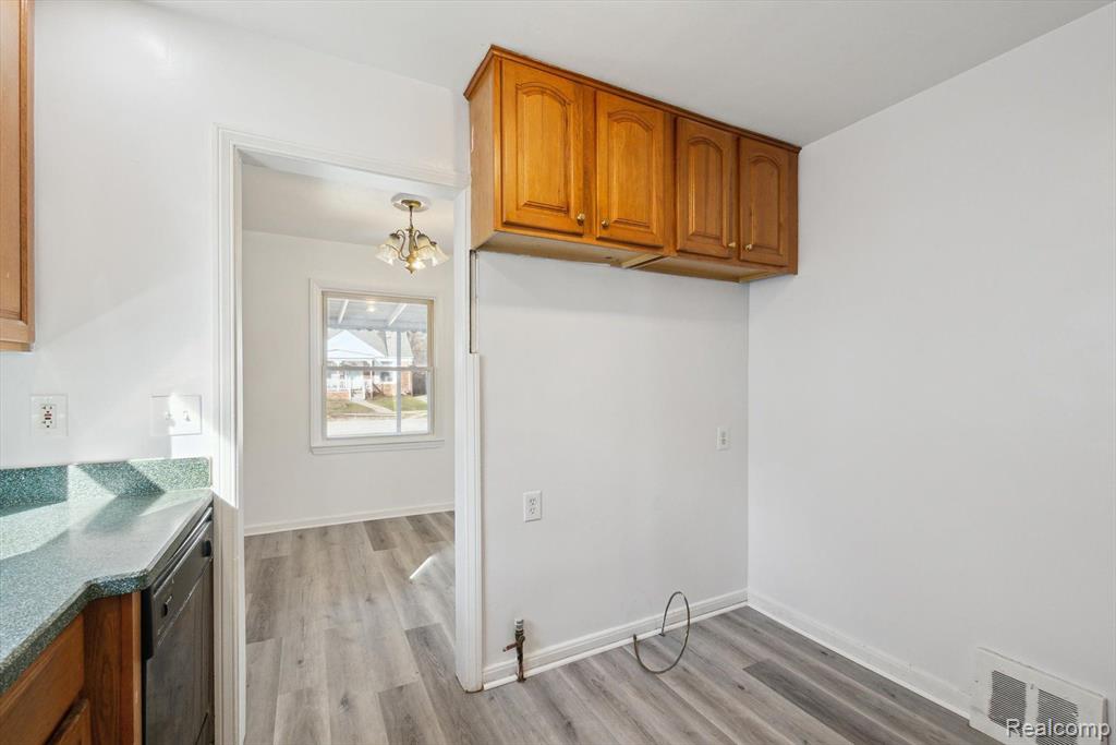 7676 DOLPHIN, Redford, MI 48239 — Photo 13