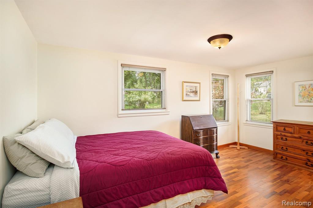 807 S OAK Street, Fenton, MI 48430 — Photo 15