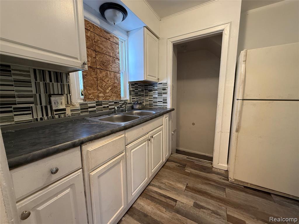 8864 Heyden Street, Detroit, MI 48228 — Photo 12