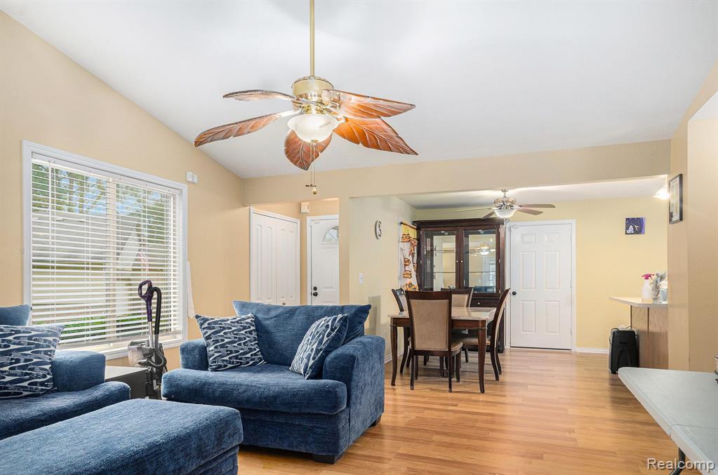 17432 N LUCILLE Circle, New Boston, MI 48164 — Photo 2