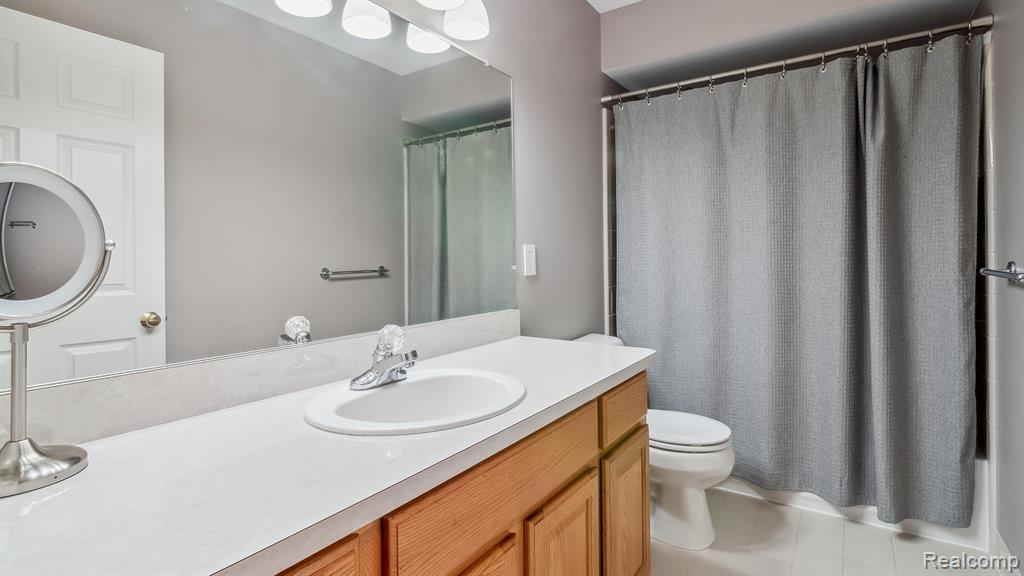 40220 LONG HORN Drive, Sterling Heights, MI 48313 — Photo 17