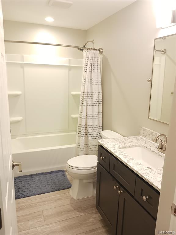 644 MILL POINTE Drive, Milford, MI 48381 — Photo 31
