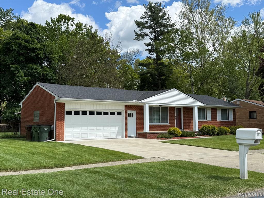 53216 Bruce Hill Drive, Shelby Twp, MI 48316 — Photo 2