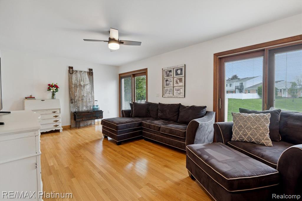 24458 BASHIAN Drive, Novi, MI — Photo 9