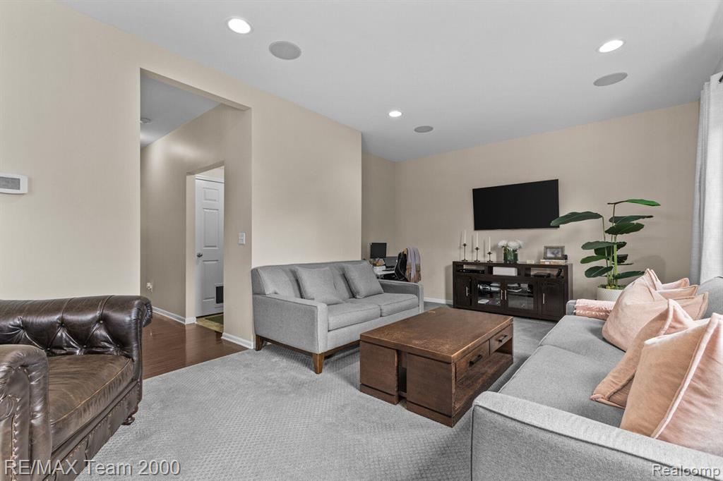 51139 GOLD RIDGE Lane, Canton, MI 48188 — Photo 12