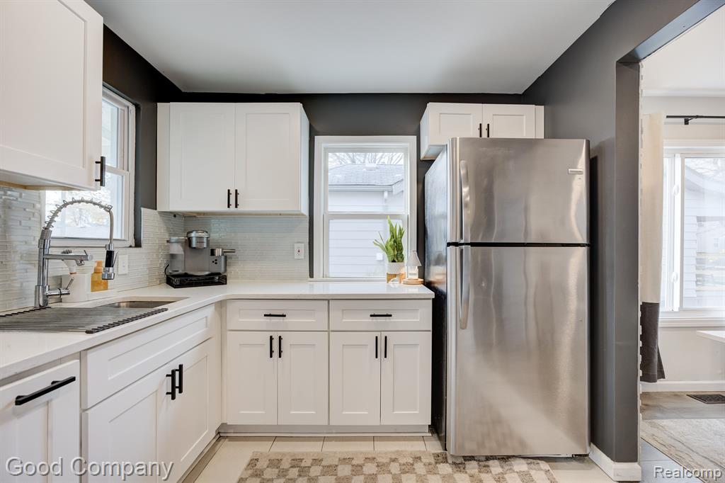976 E COY Avenue, Hazel Park, MI 48030 — Photo 15
