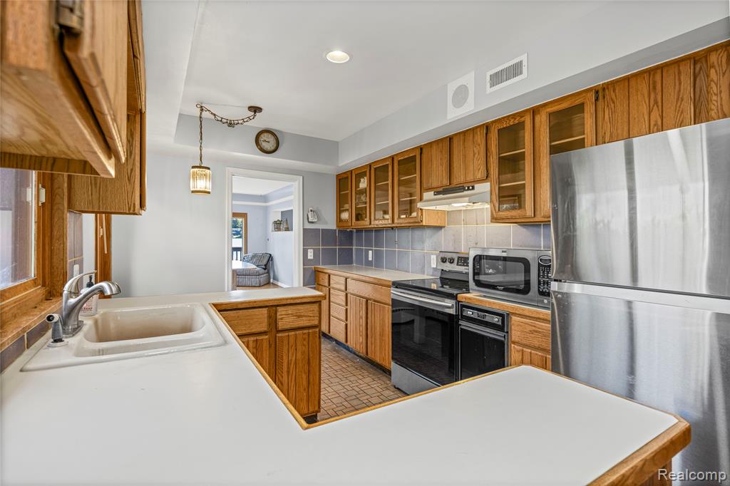 6351 Alden Drive, West Bloomfield, MI 48324 — Photo 18