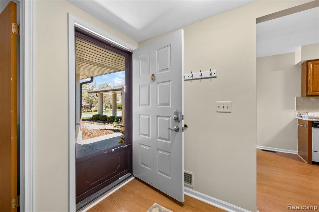 985 Wexford Way, 34, Rochester Hills, MI 48307 — Photo 6