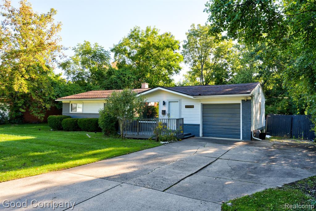30110 Fairfax Street, Southfield, MI 48076