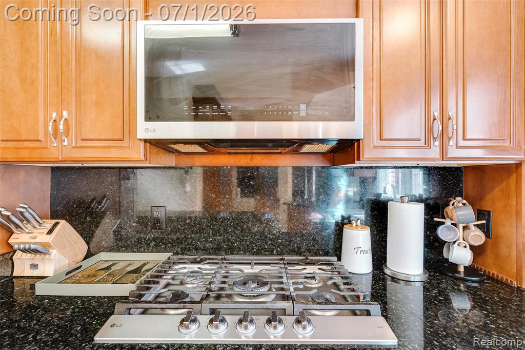 4461 Old Oak Court, Plymouth, MI 48170 — Photo 29