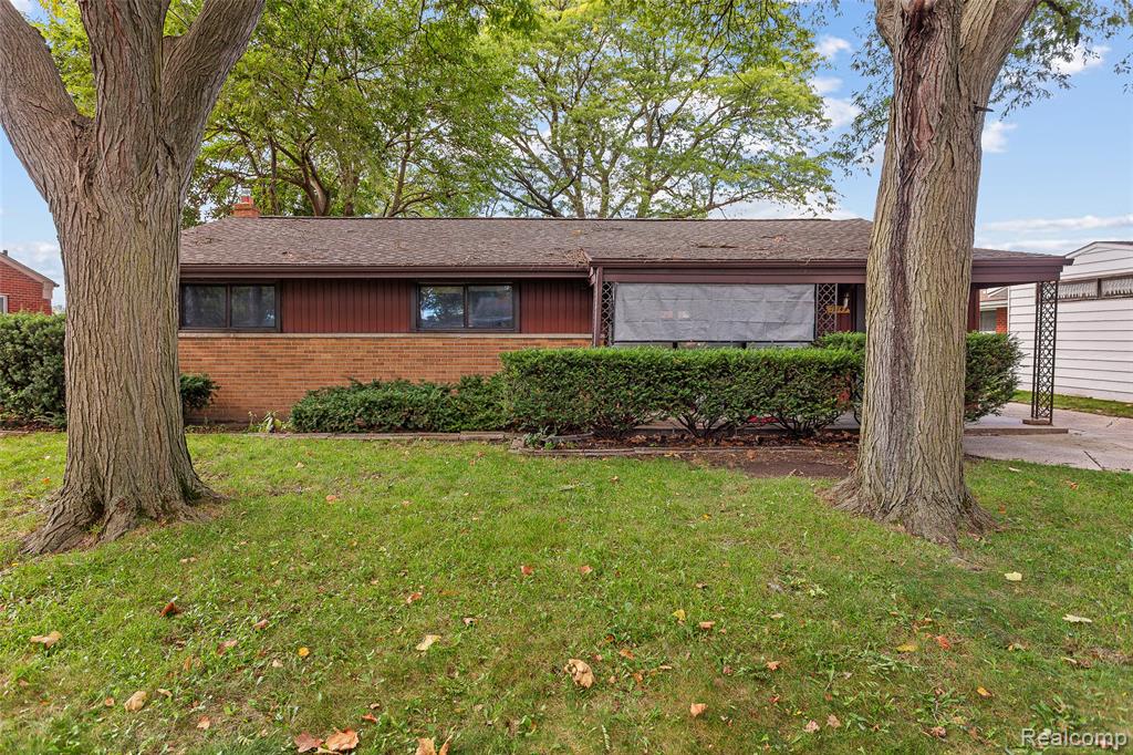 32149 Saint Annes Drive, Warren, MI 48092