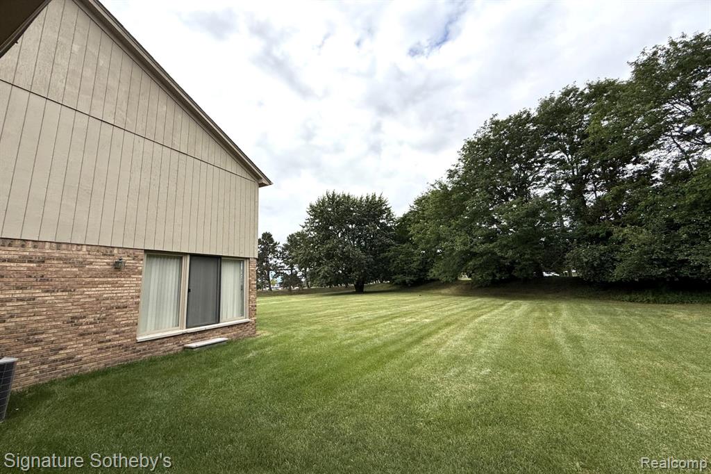 979 Emerson Drive, Troy, MI 48084 — Photo 25