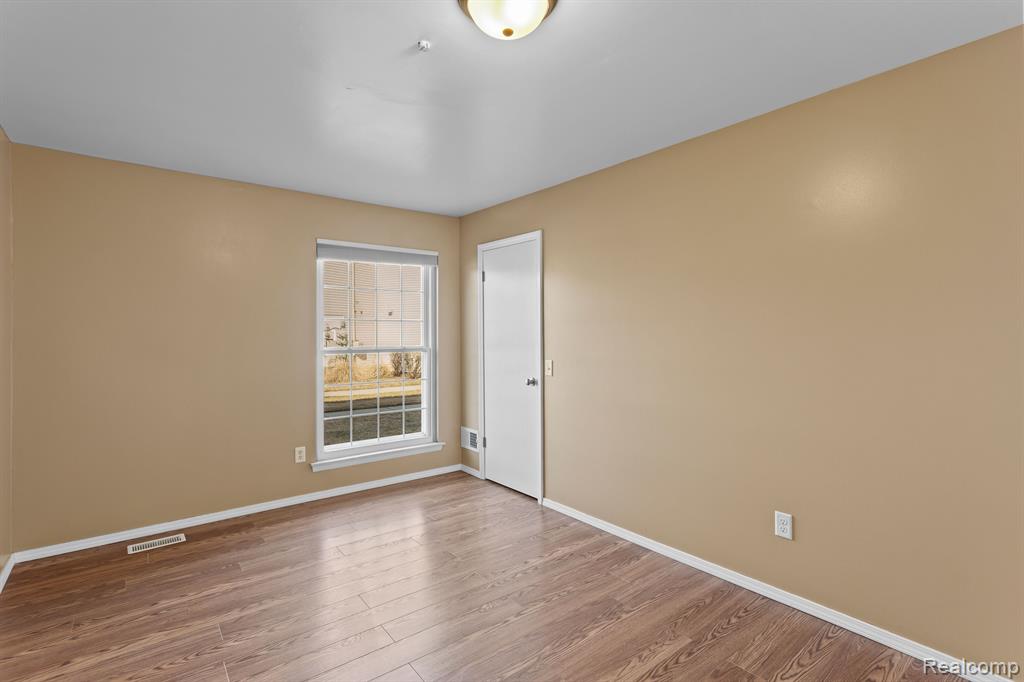 42562 SARATOGA Road, Canton, MI 48187 — Photo 7
