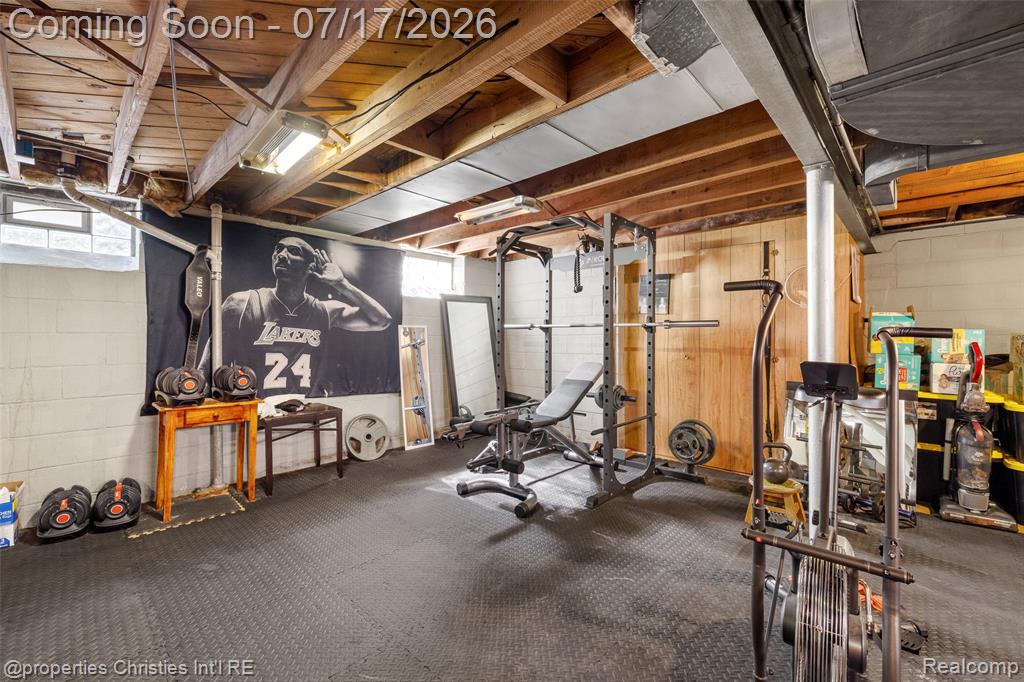 20855 Lochmoor Street, Harper Woods, MI 48225 — Photo 29