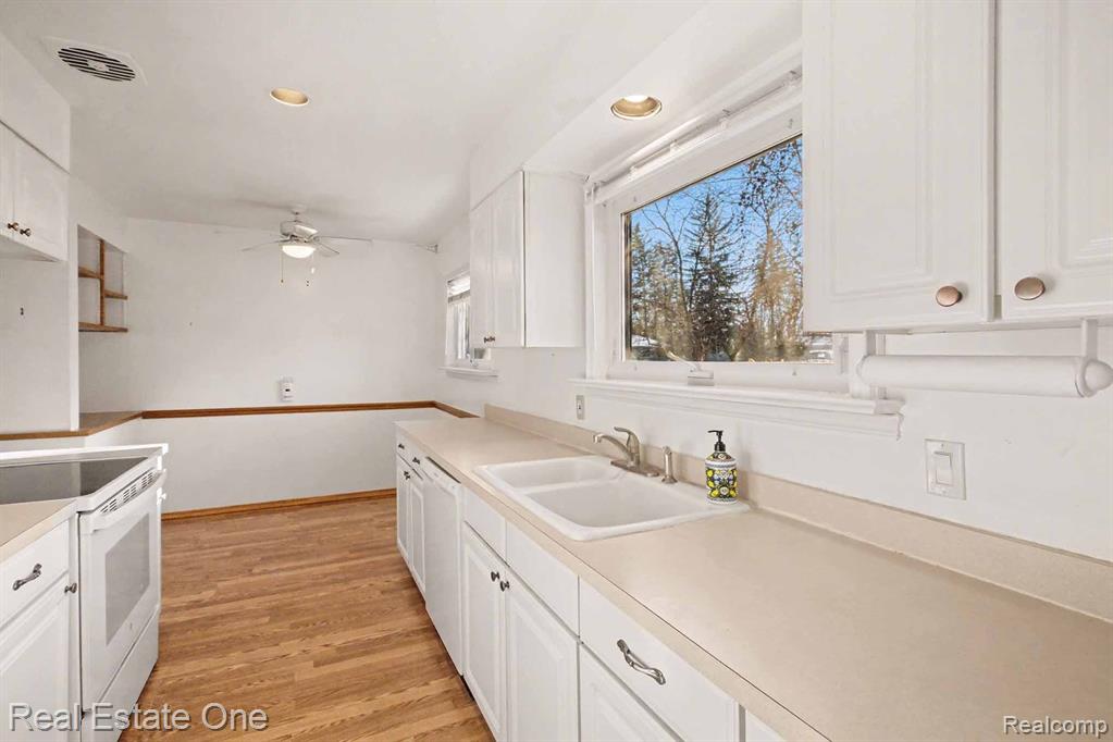 7251 Cottonwood Knoll, West Bloomfield, MI — Photo 4