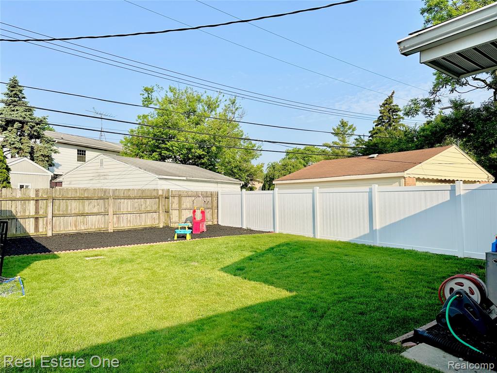 4562 Valley Road, Trenton, MI 48183 — Photo 32