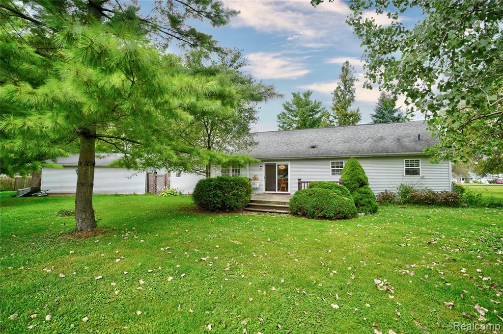5206 Lippincott Boulevard, Burton, MI 48519 — Photo 40
