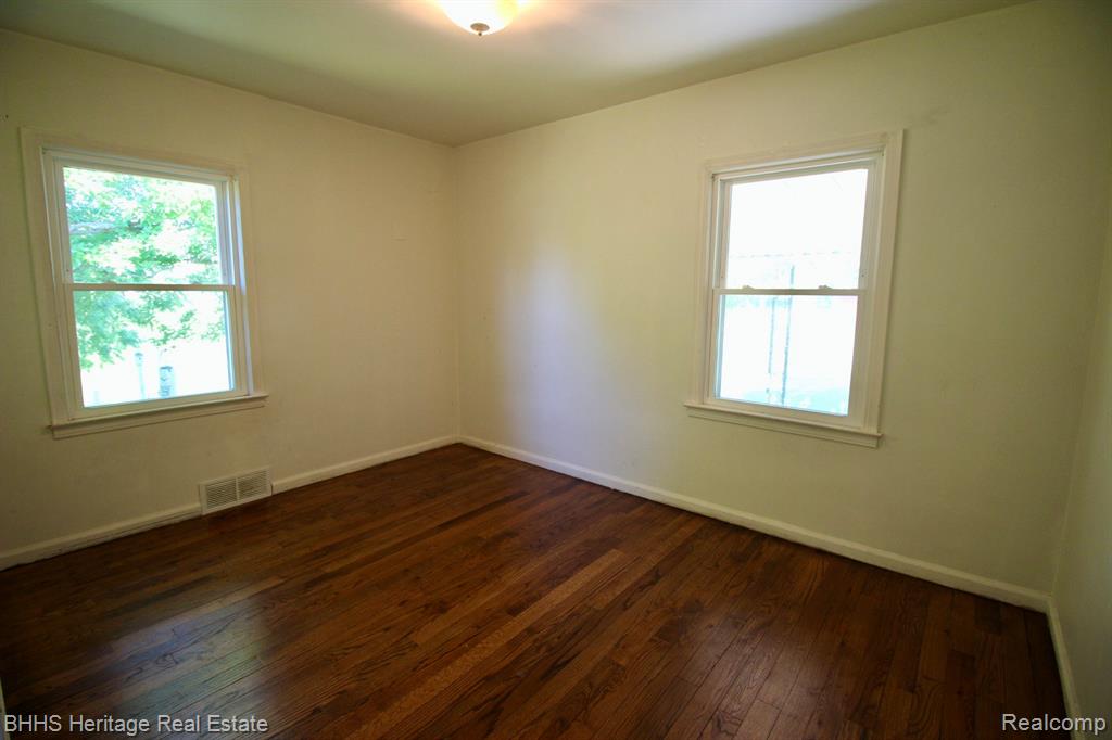 4201 N Burkhart Road, Howell, MI 48855 — Photo 19