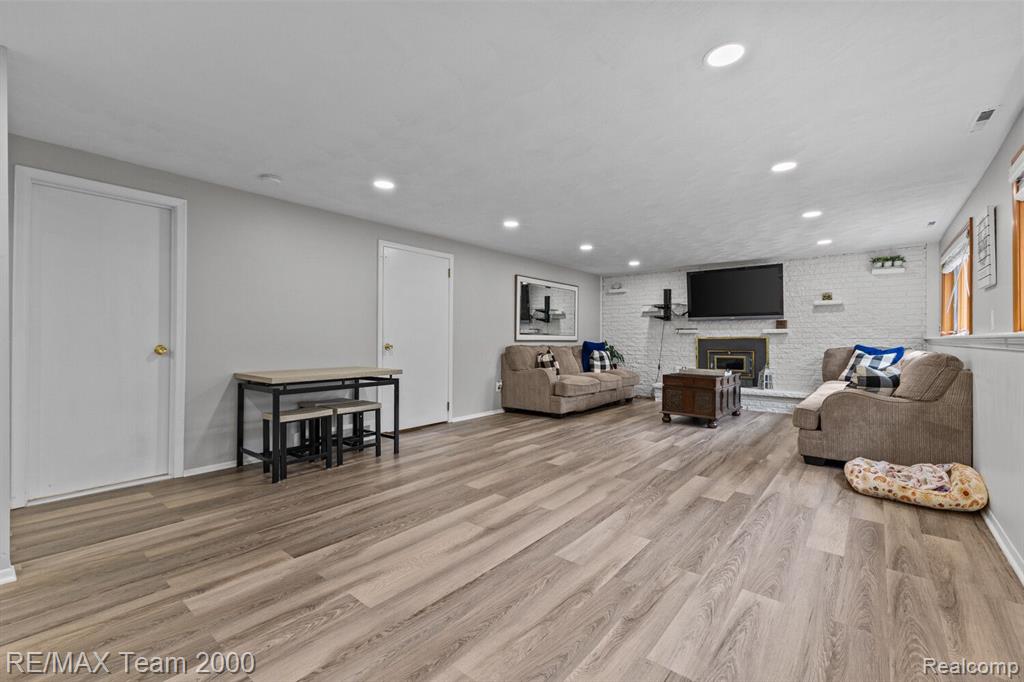 708 DOVER Street, Dearborn Heights, MI 48127 — Photo 15