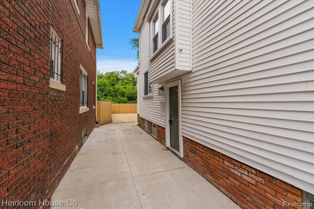5360 Burns Street, Detroit, MI 48213 — Photo 21
