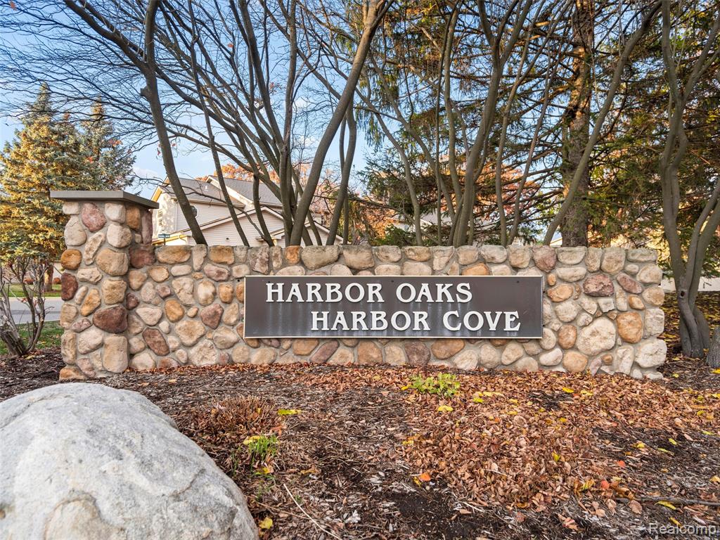 4970 Oak Hill Drive, Waterford, MI 48329 — Photo 34
