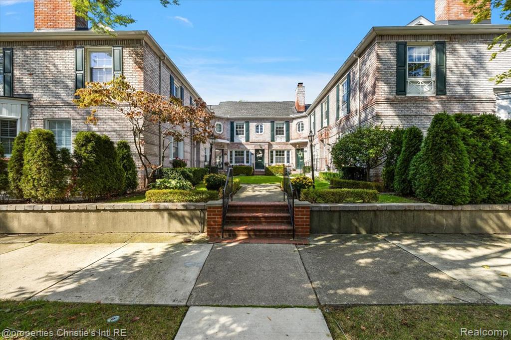 45 Cranford Lane, Grosse Pointe, MI 48230 — Photo 2