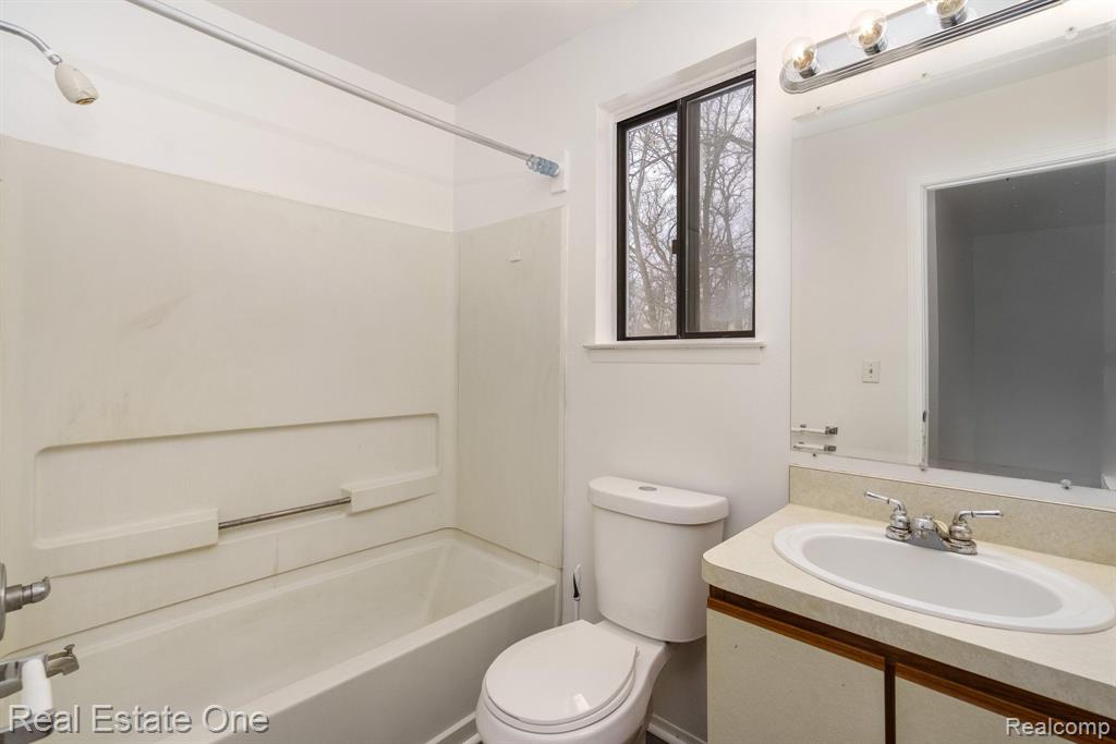 8060 MOUNTAIN VIEW, White Lake, MI — Photo 24